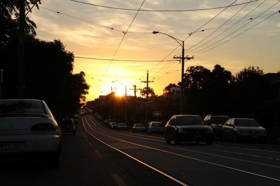 Melbourne Suburb - Straßenbahnschienen im Abendlicht - IMG_0475 Melbourne Suburb - Straßenbahnschienen im Abendlicht