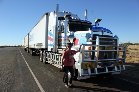 Outback - Roadtrains - Christoph Friedrich mit Zugmaschine - K-IMG_3137