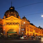Blaue Stunde - Flinders Street Station bei Nacht - IMG_7610-PSZ-2 Blaue Stunde - Flinders Street Station bei Nacht - IMG_7610-PSZ-2